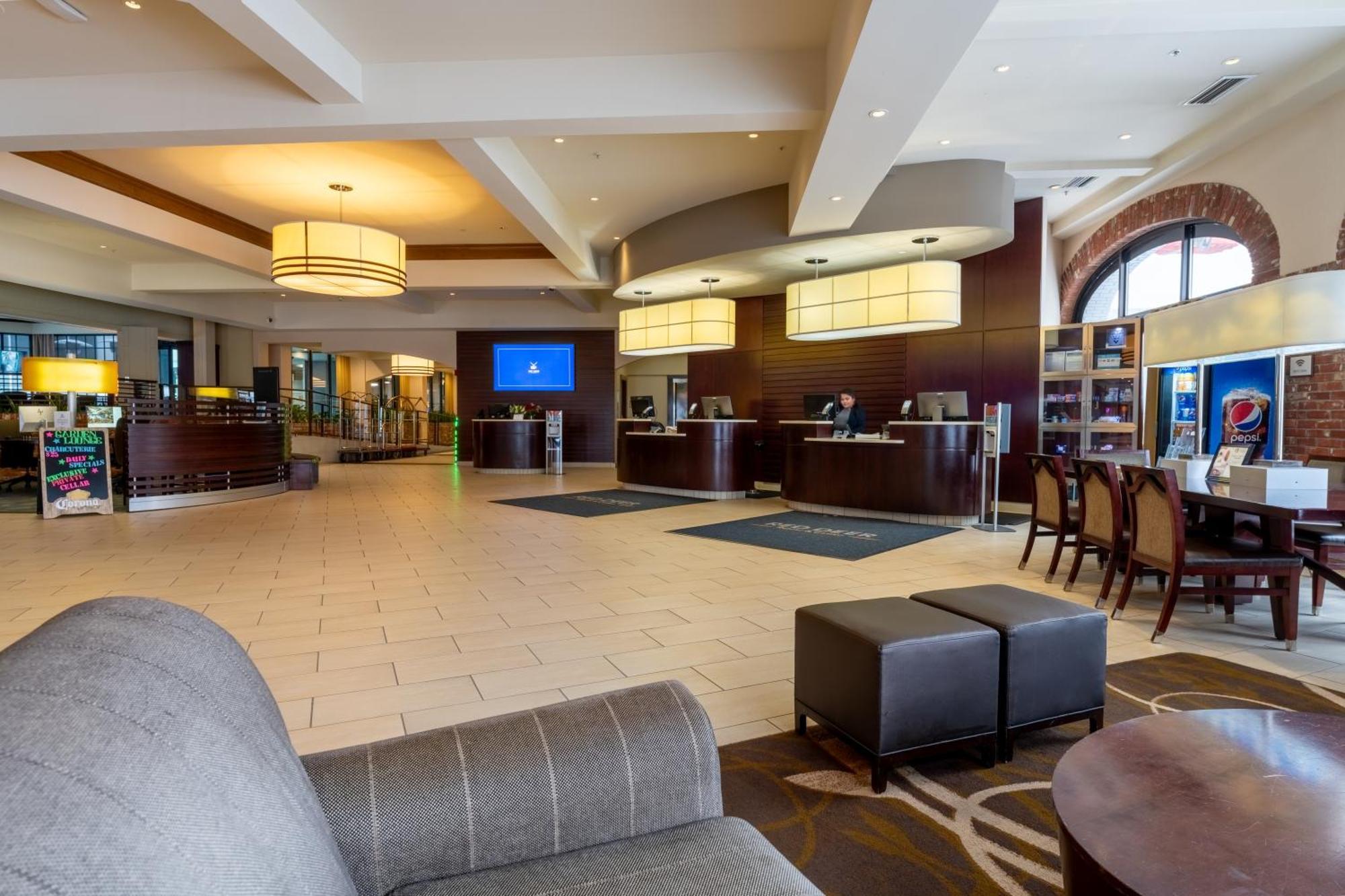 Red Deer Resort & Casino Bagian luar foto